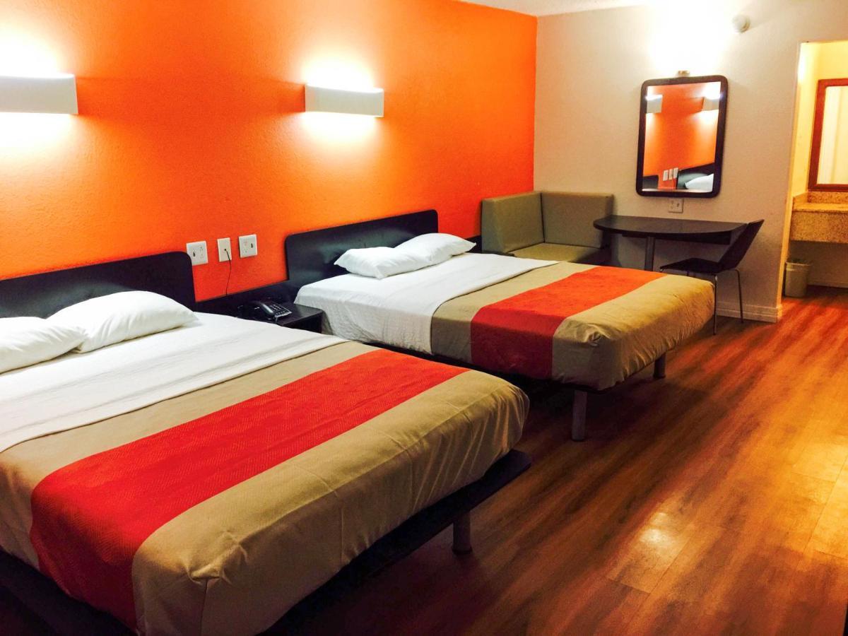 Motel 6-Houston, Tx - East Eksteriør billede