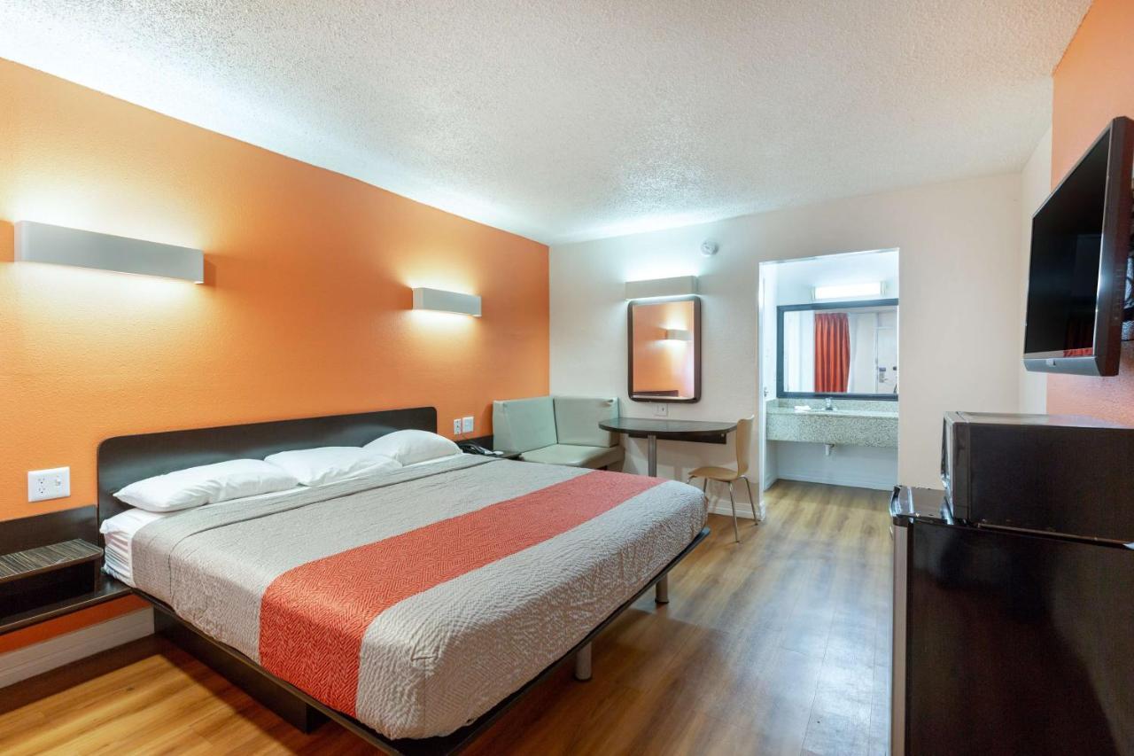 Motel 6-Houston, Tx - East Eksteriør billede