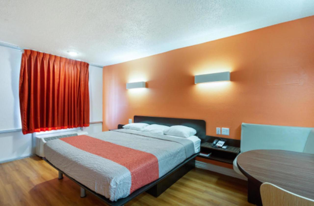 Motel 6-Houston, Tx - East Eksteriør billede